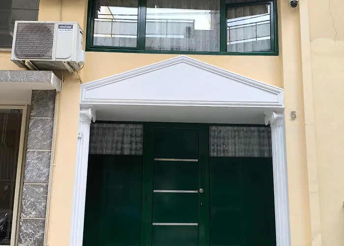 Emerald Designhome Near Metro, Tram, 10' Acropolis