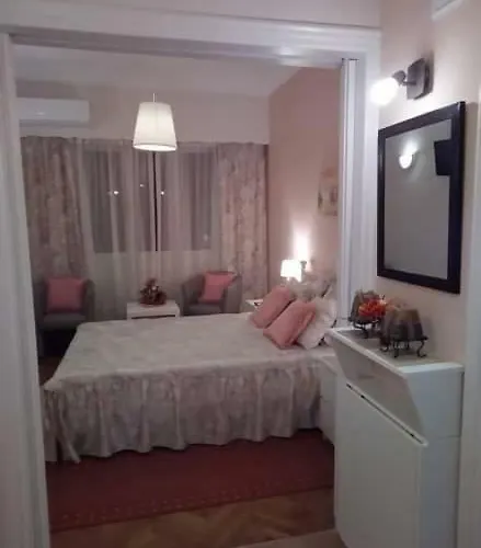 Sylvia' S Apartments