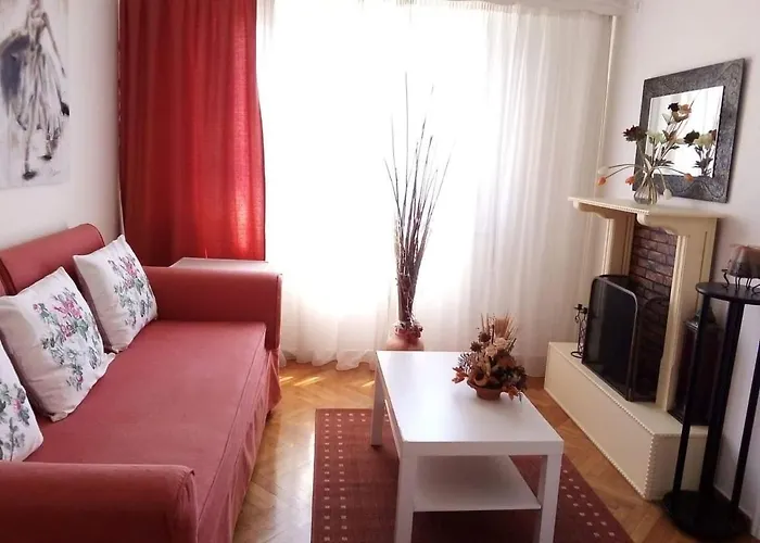 Sylvia' S Apartments